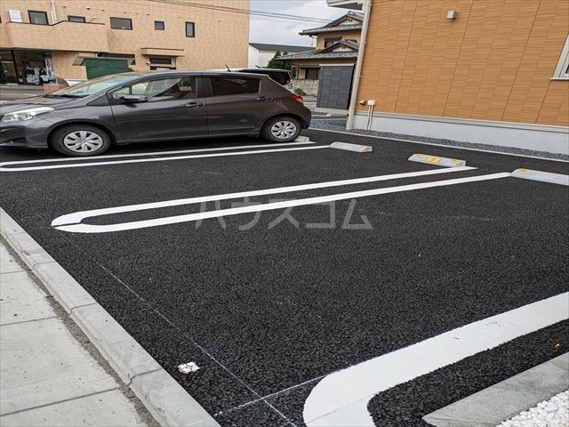 2/7 駐車場