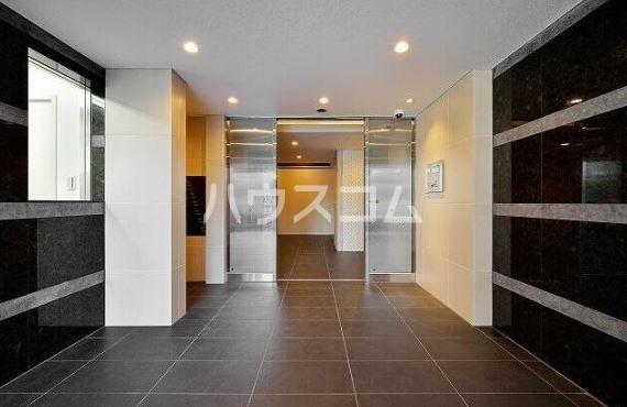 14/20 エントランス