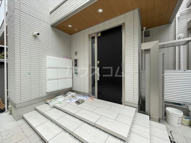 22/30 エントランス