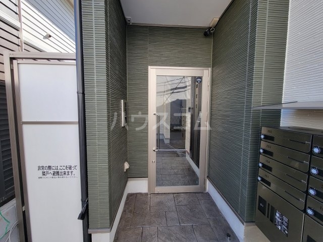 24/30 エントランス