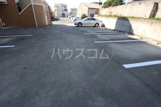 20/28 駐車場