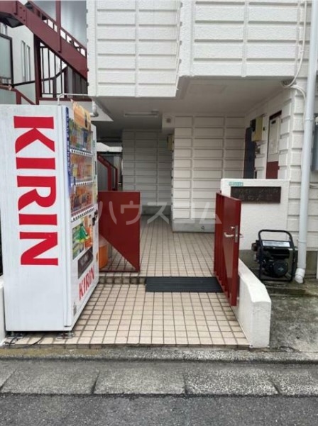 18/22 エントランス