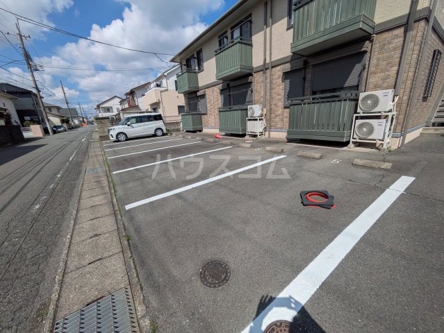 18/25 駐車場