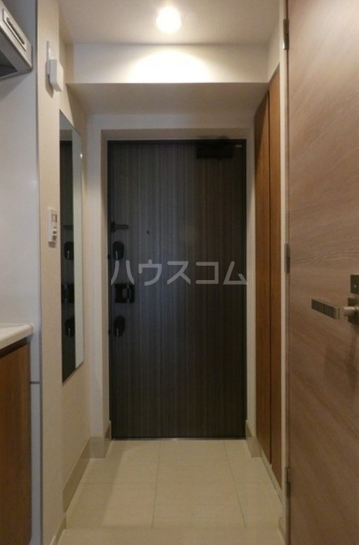 21/30 エントランス
