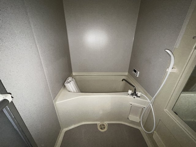 14/28 浴室