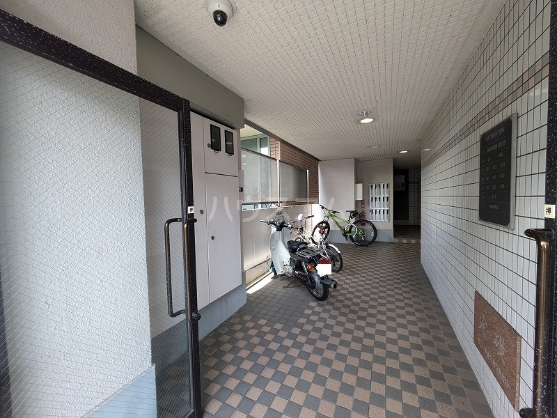 26/30 エントランス