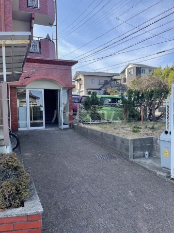 28/30 エントランス