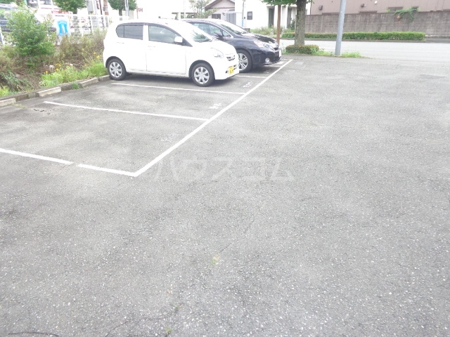 18/26 駐車場