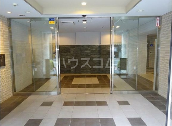 26/30 エントランス