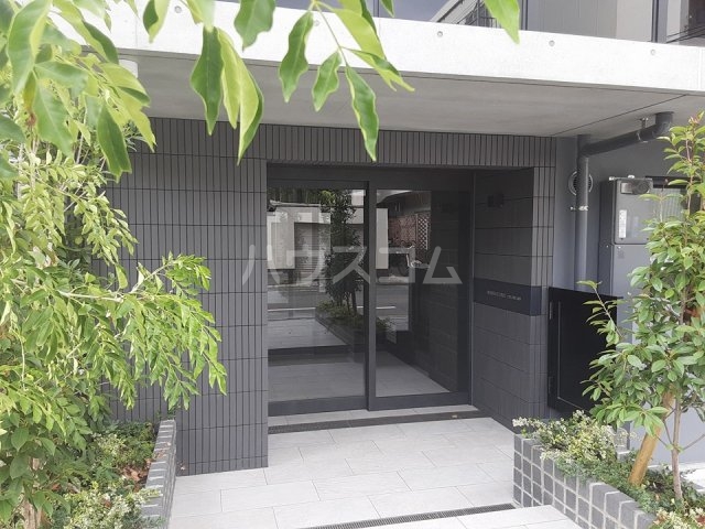 22/29 エントランス