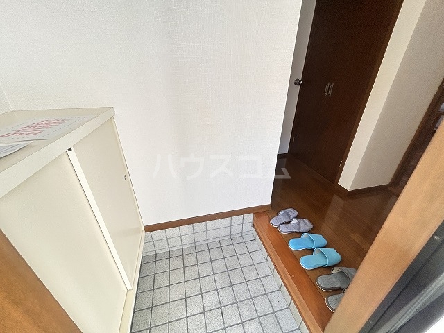 16/30 玄関