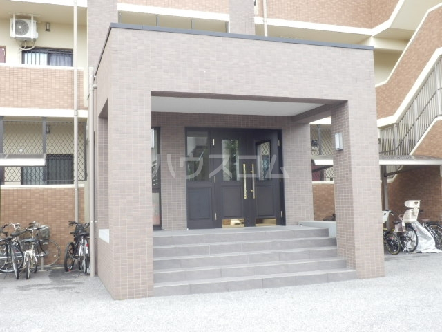 19/28 エントランス