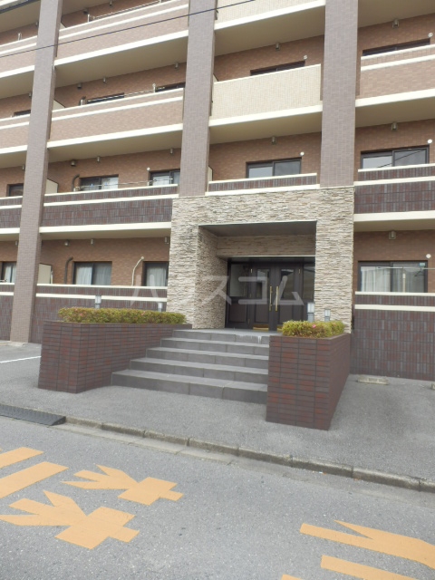 14/23 エントランス