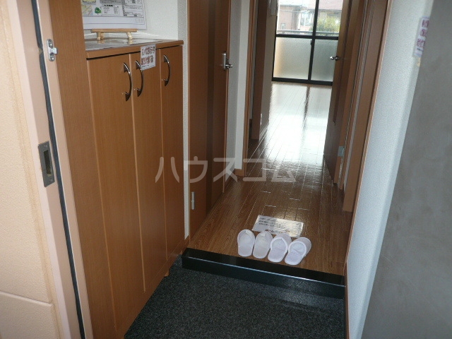14/25 玄関