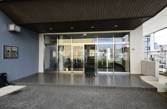 22/30 エントランス