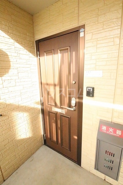 28/30 エントランス