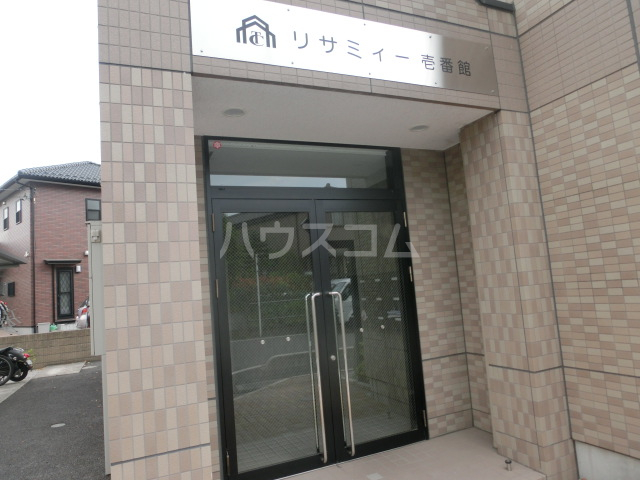 24/30 エントランス