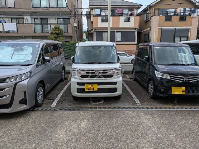 2/5 駐車場