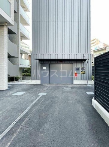 16/25 駐車場