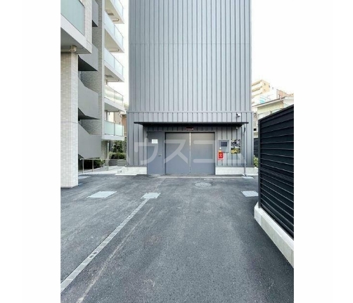 16/25 駐車場