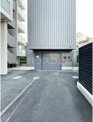 16/25 駐車場