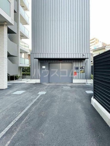 16/25 駐車場