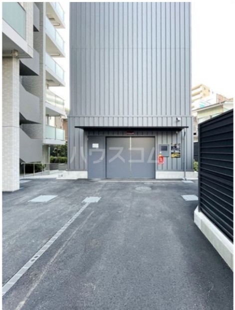 16/25 駐車場