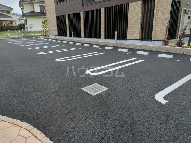 26/30 駐車場