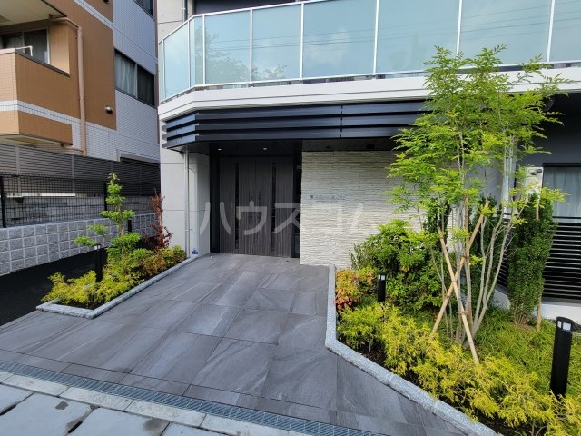 18/28 エントランス