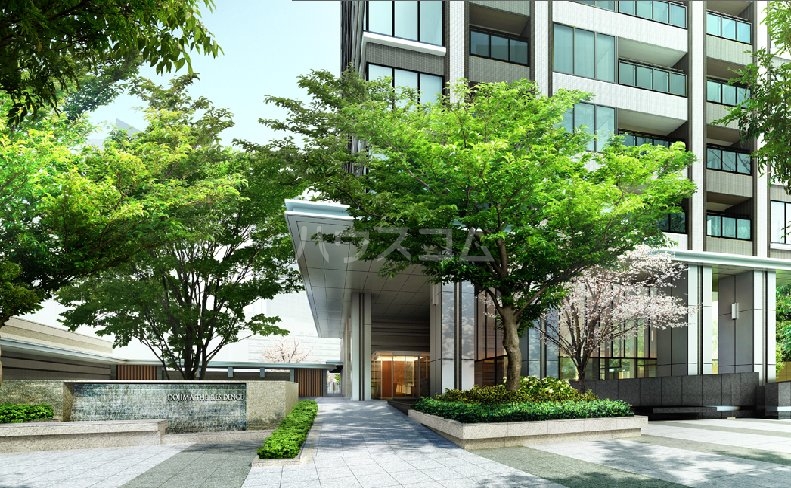 22/28 エントランス