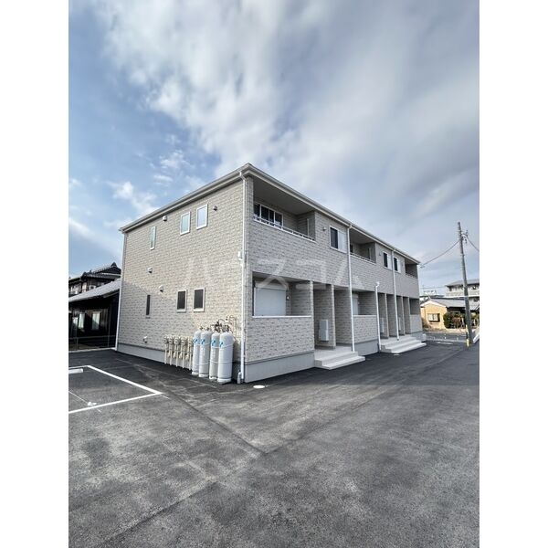 18/27 駐車場