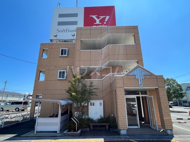 23/27 エントランス