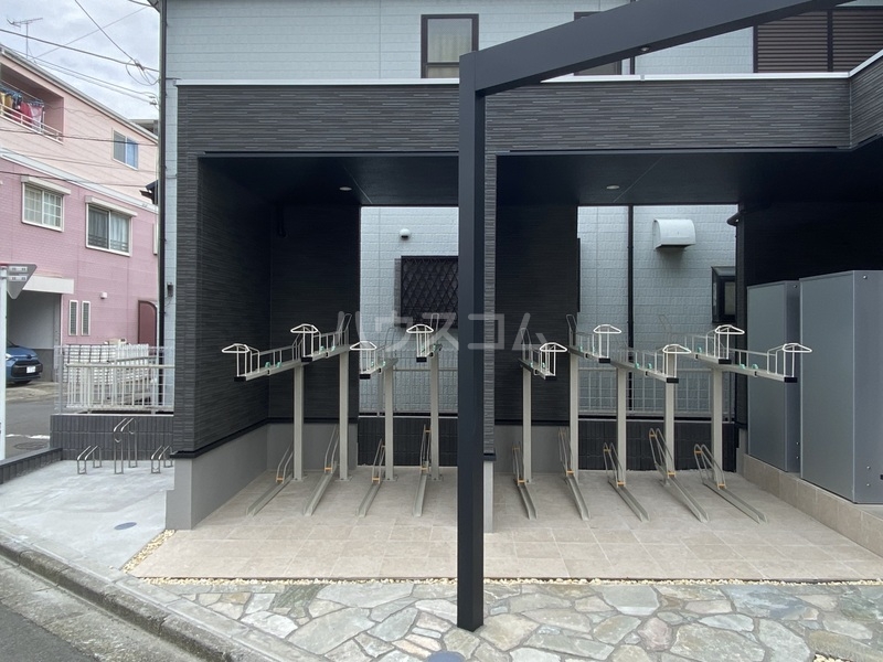 13/22 エントランス