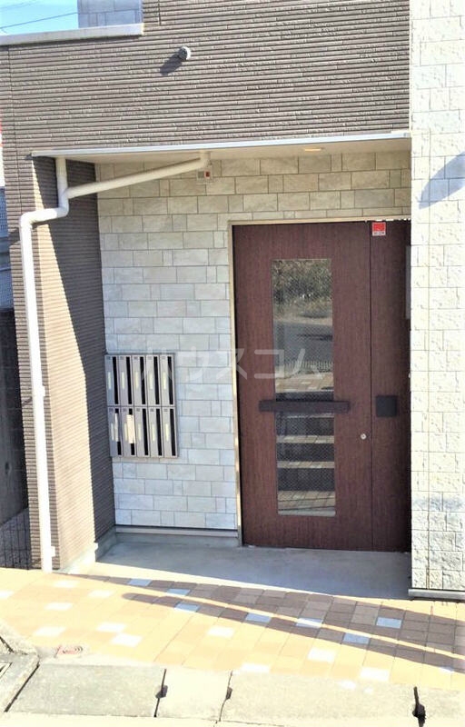 15/18 エントランス