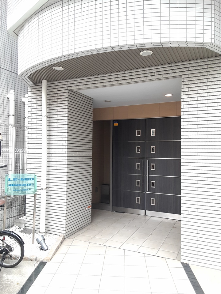 2/3 エントランス