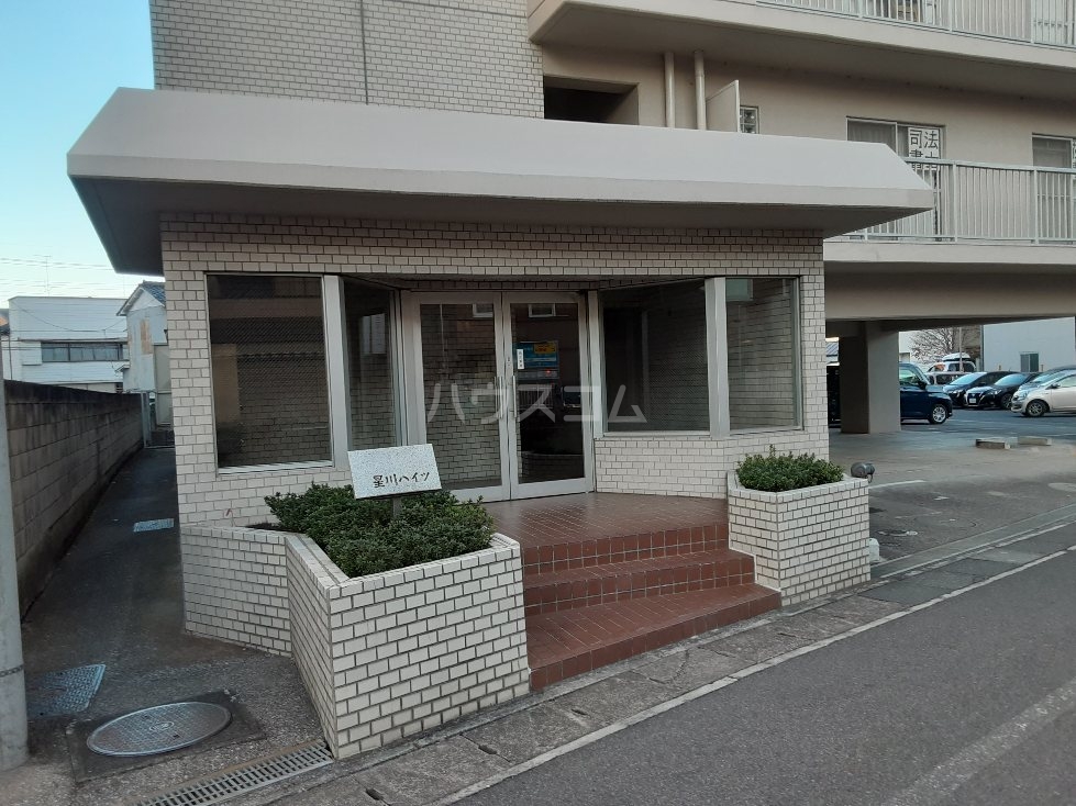 28/30 エントランス