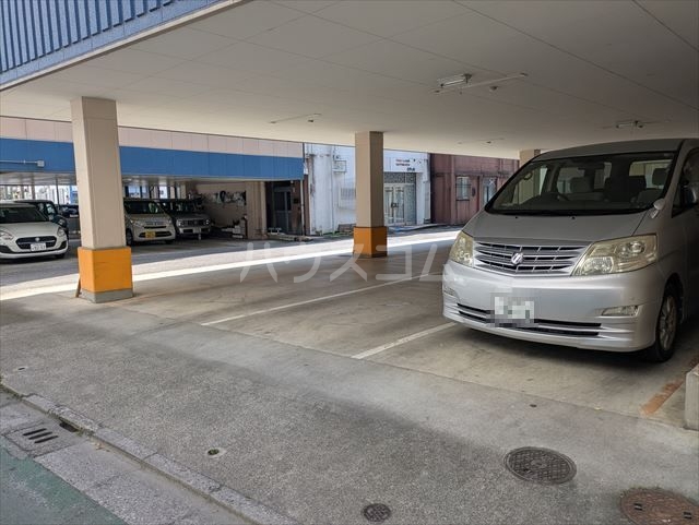 22/30 駐車場