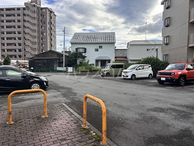 26/30 駐車場