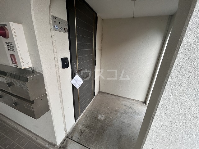 25/30 エントランス