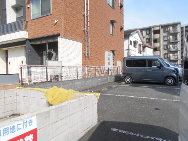 23/30 駐車場
