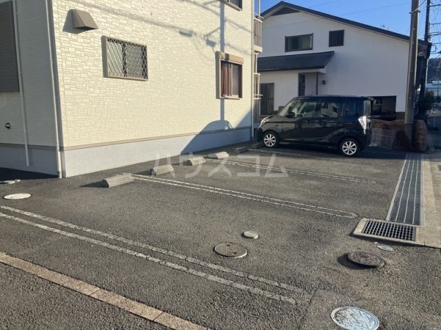 18/28 駐車場
