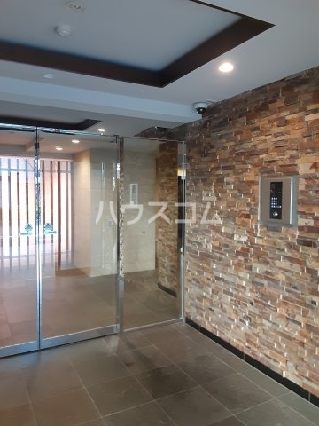 20/30 エントランス