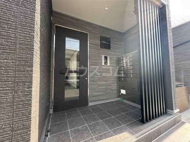 25/30 エントランス