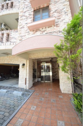 20/30 エントランス