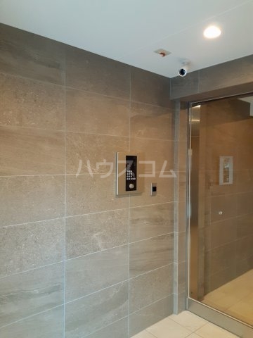 25/30 エントランス