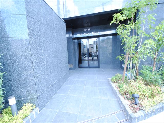 22/30 エントランス