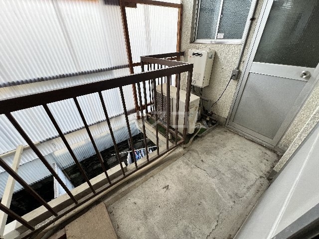 23/30 バルコニー