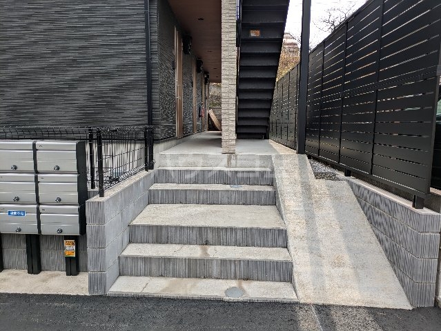 25/28 エントランス