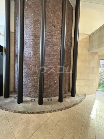 20/29 エントランス