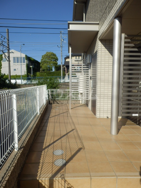 21/30 エントランス